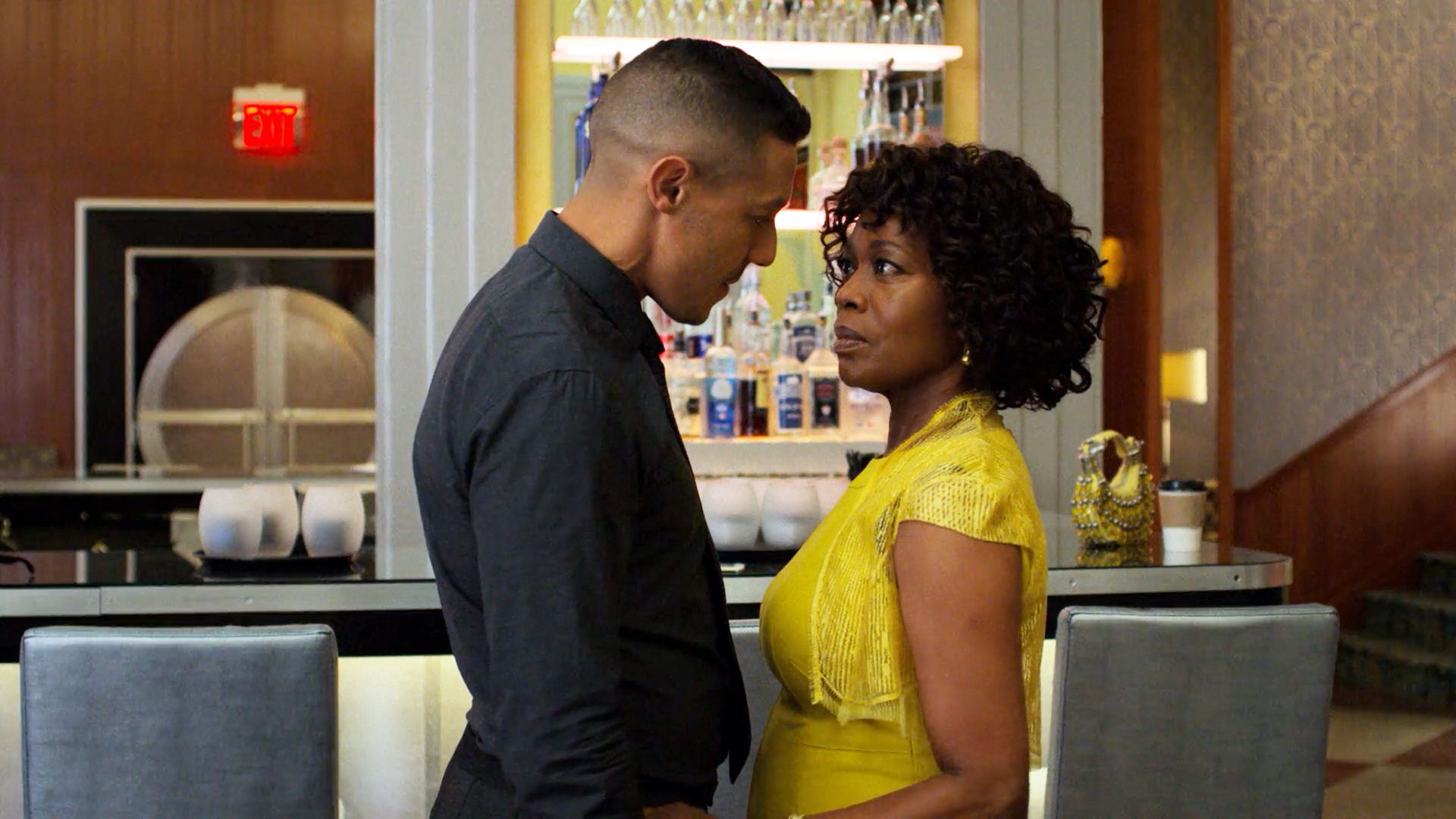 Люк Кейдж 2 сезон 5 серия Люк Кейдж 2 сезон 5 серия