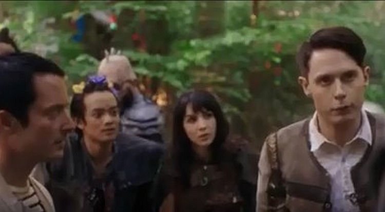 Детективное агентство Дирка Джентли 2 сезон 8 серия Детективное агентство Дирка Джентли 2 сезон 8 серия