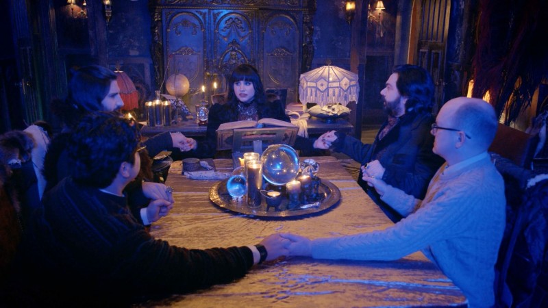 Чем мы заняты в тени 2 сезон 2 серия Чем мы заняты в тени 2 сезон 2 серия