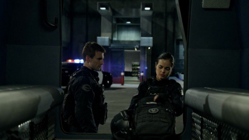 S. W. A. T.: Спецназ города ангелов 2 сезон 15 серия S. W. A. T.: Спецназ города ангелов 2 сезон 15 серия