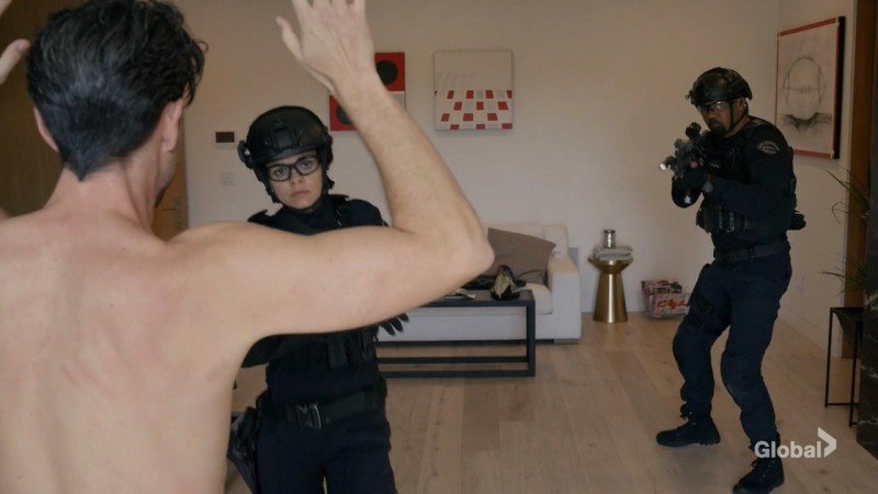 S. W. A. T.: Спецназ города ангелов 3 сезон 14 серия S. W. A. T.: Спецназ города ангелов 3 сезон 14 серия