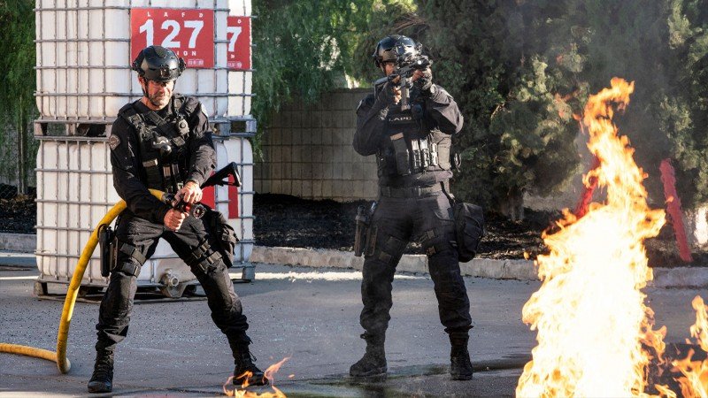 S. W. A. T.: Спецназ города ангелов 4 сезон 7 серия S. W. A. T.: Спецназ города ангелов 4 сезон 7 серия