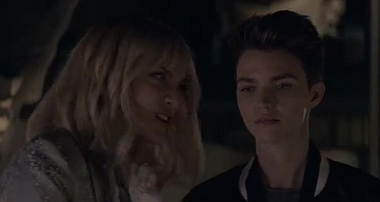 Бэтвумен 3 серия Бэтвумен 3 серия