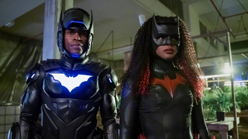 Бэтвумен 3 сезон 1 серия Бэтвумен 3 сезон 1 серия