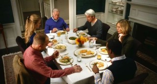 Грейс и Фрэнки 1 сезон 3 серия