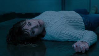 Женщина в доме напротив девушки в окне 1 сезон 8 серия