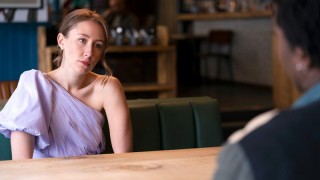 Хлоя 1 сезон 6 серия