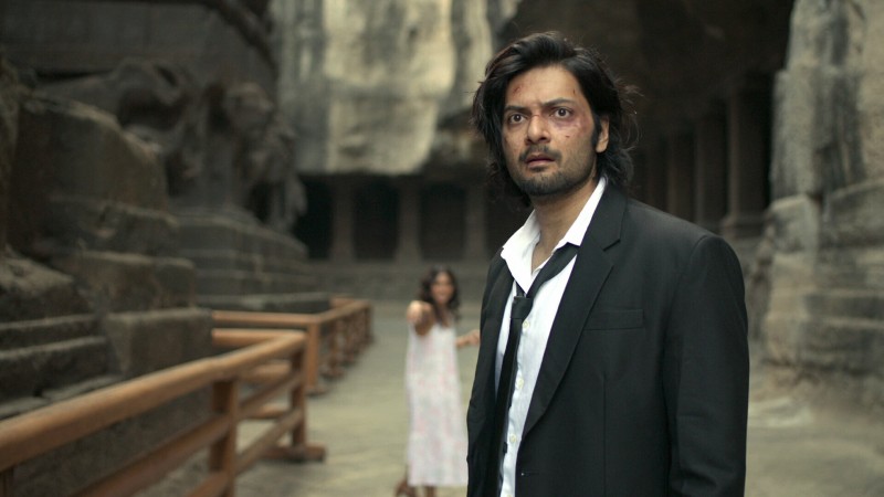 Многоликий Сатьяджит Рай 1 серия