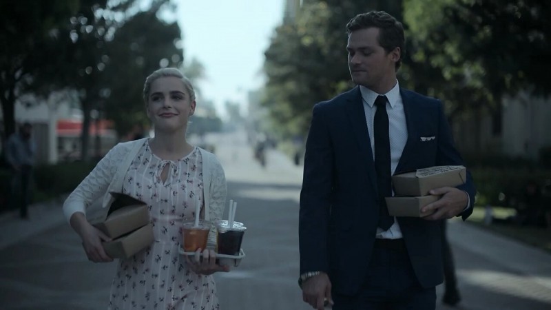 Среди акул 1 серия