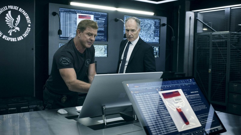 S. W. A. T.: Спецназ города ангелов 6 сезон 6 серия S. W. A. T.: Спецназ города ангелов 6 сезон 6 серия