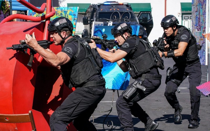 S. W. A. T.: Спецназ города ангелов 6 сезон 9 серия S. W. A. T.: Спецназ города ангелов 6 сезон 9 серия