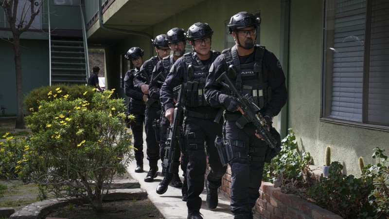 S. W. A. T.: Спецназ города ангелов 6 сезон 16 серия S. W. A. T.: Спецназ города ангелов 6 сезон 16 серия