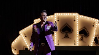 Миссис Дэвис 1 сезон 2 серия