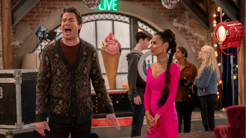 Возвращение АйКарли 3 сезон 1 серия Возвращение АйКарли 3 сезон 1 серия