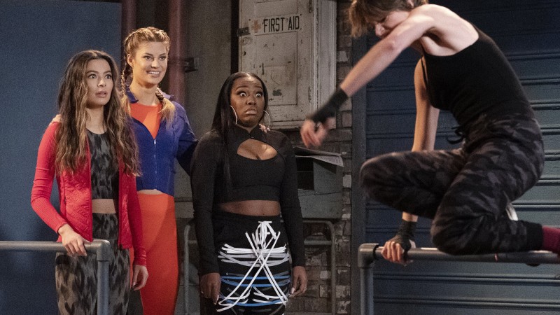 Возвращение АйКарли 2 сезон 9 серия Возвращение АйКарли 2 сезон 9 серия