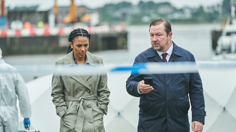 Убийство в заливе 5 сезон 1 серия