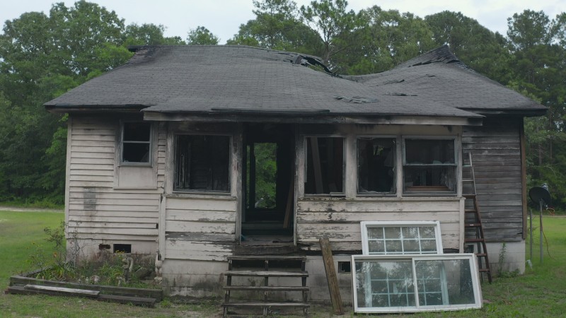 Пропавшие без вести: Вопрос жизни и смерти 3 серия