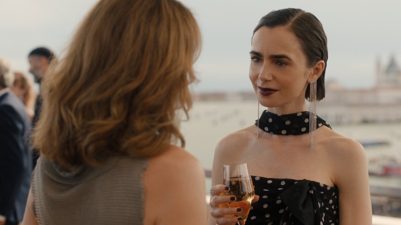 Эмили в Париже 5 сезон 10 серия Эмили в Париже 5 сезон 10 серия